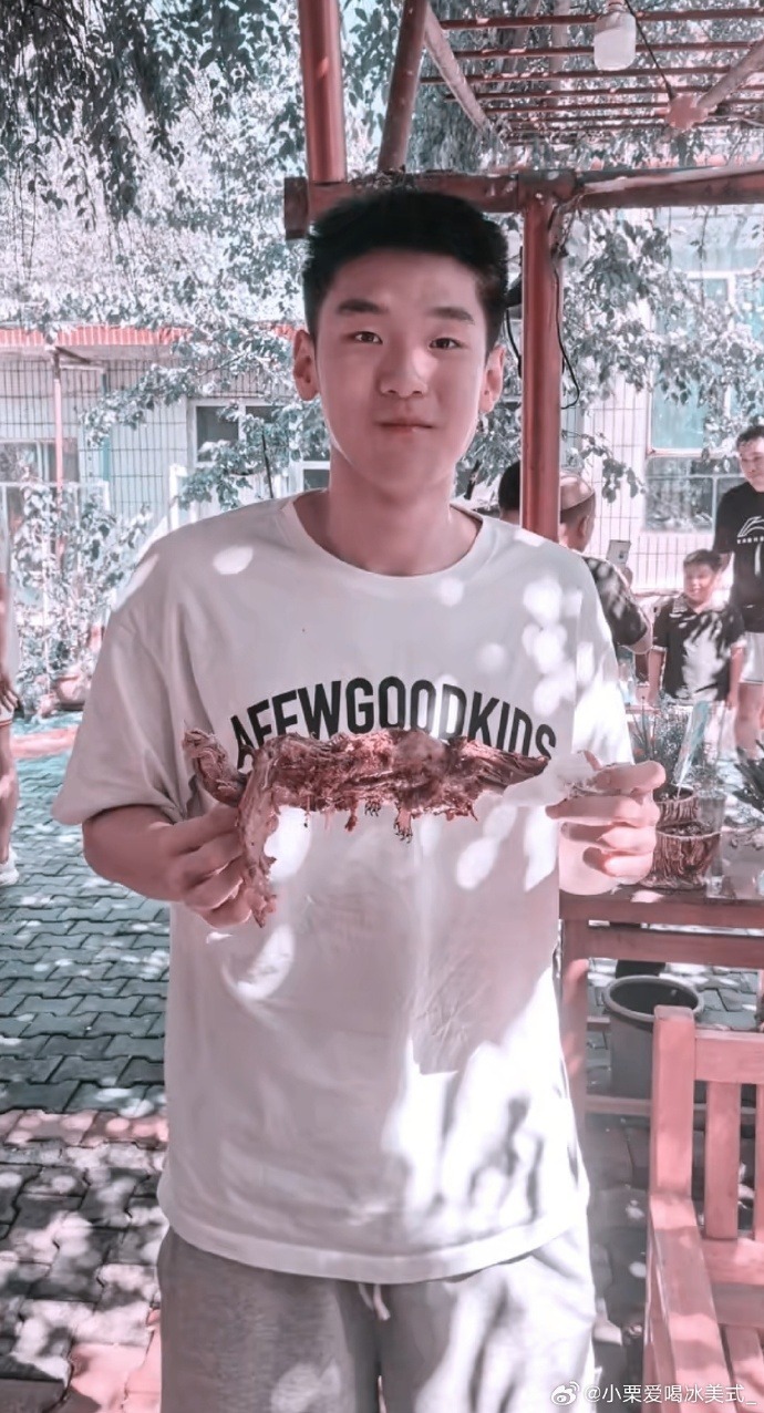 张昊出, 新疆, 篮板 张昊出, 新疆, 篮板