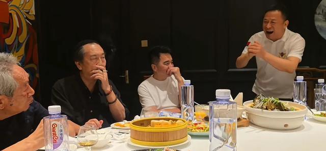 在老友堆里, 阵容堪称难, 许亚军