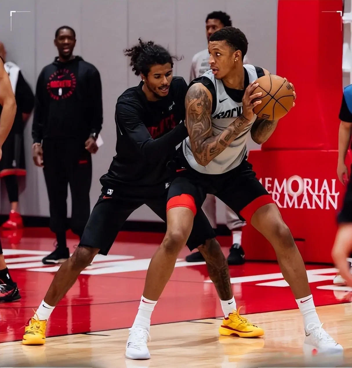 相当好, 火箭队的新, TV