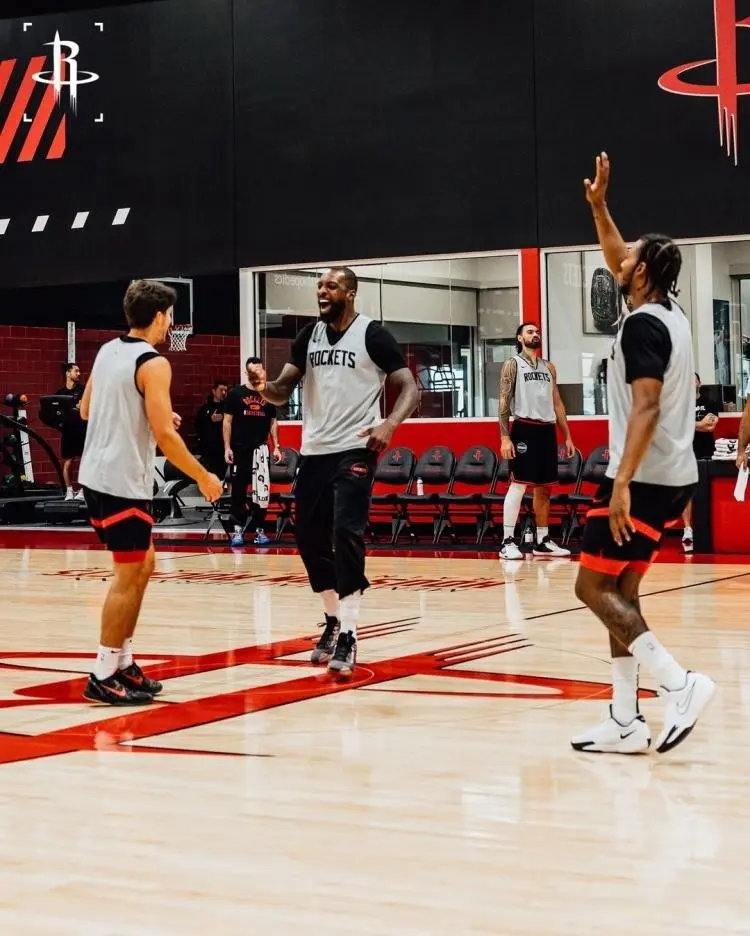 巨星申京也, 在这期间, yid