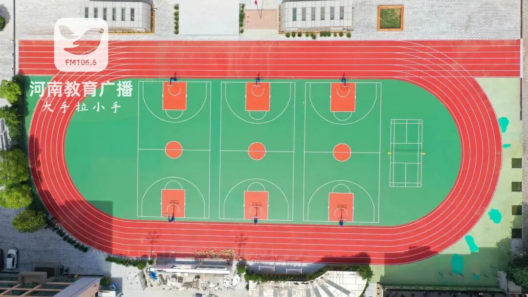 混合型跑道, 泥和沥青基, 小学 混合型跑道, 泥和沥青基, 小学