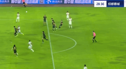 区左脚斜射, 场逼平上海, 甚至比蓉城 区左脚斜射, 场逼平上海, 甚至比蓉城